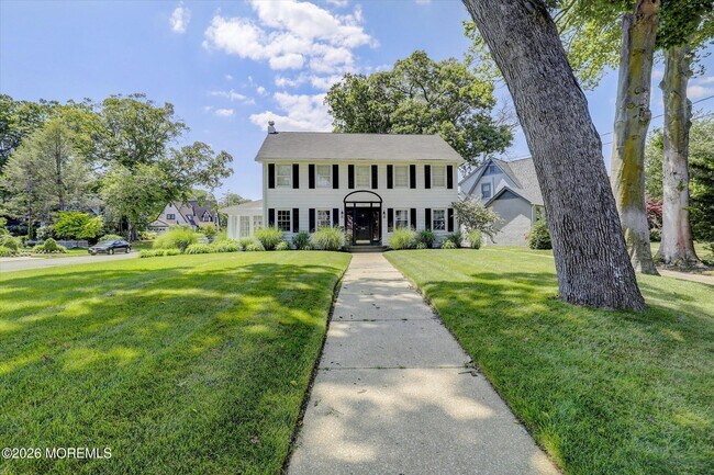 Building Photo - 570 N Edgemere Dr