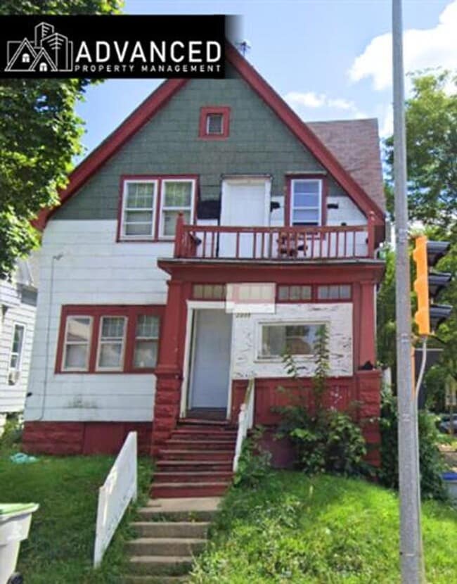 Building Photo - 2335 W Burleigh St