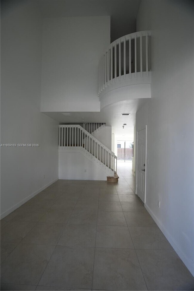 Foto del edificio - 10464 NW 61 Ln.