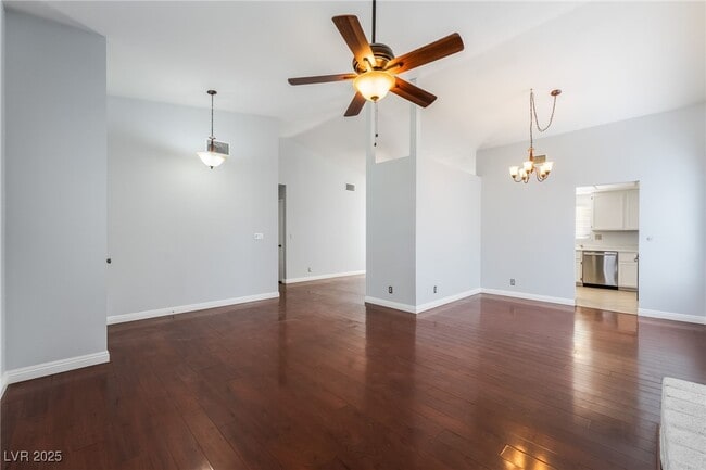 Foto del edificio - 5761 Cloverleaf Cir