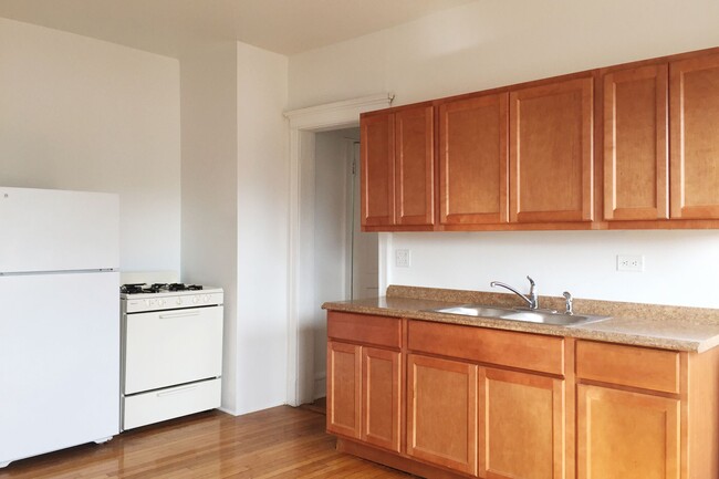 Kitchen - 1515 E. 54th Street