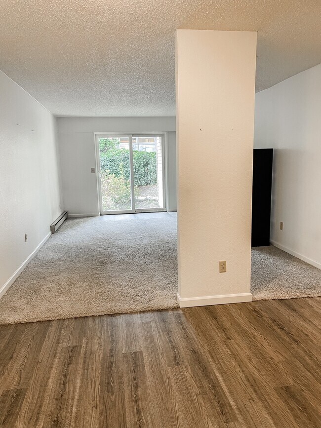 Foto del edificio - 14650 NE 32nd St