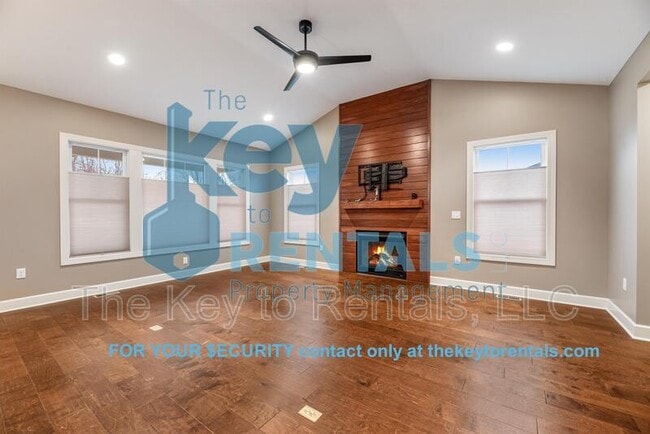 Building Photo - 1352 Creeks Edge Dr