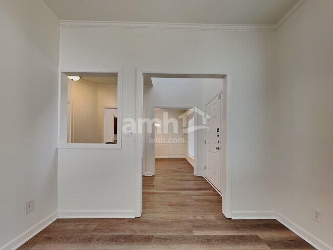 Foto del edificio - 7036 Sage Ln