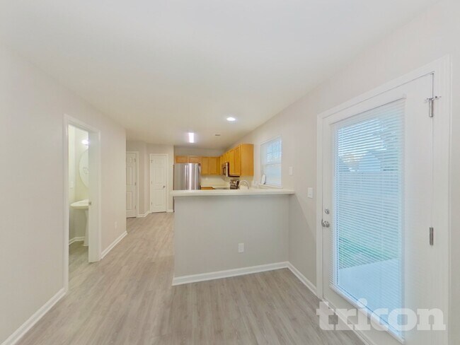 Foto del edificio - 1481 Mitchell Glen St