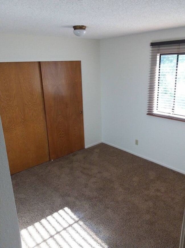 Building Photo - 430 Solar Way