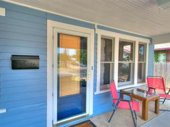 Building Photo - Remodeled 3 Bedroom Bungalow in OKC's Plaz...