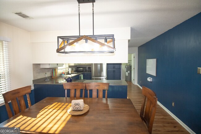 Foto del edificio - 410 Cardinal Dr