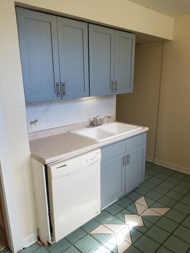 Foto del edificio - 5425 Webster St