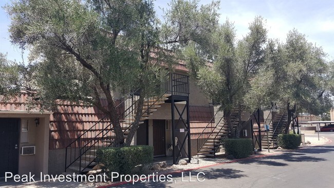 Building Photo - 1601 W Denton Ln