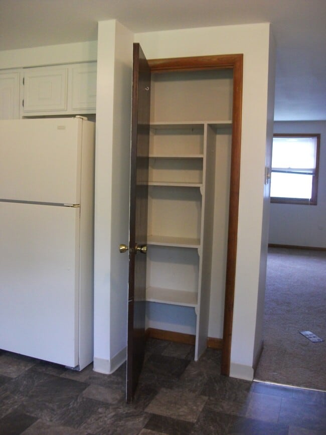 Building Photo - 636 Sunflower Dr