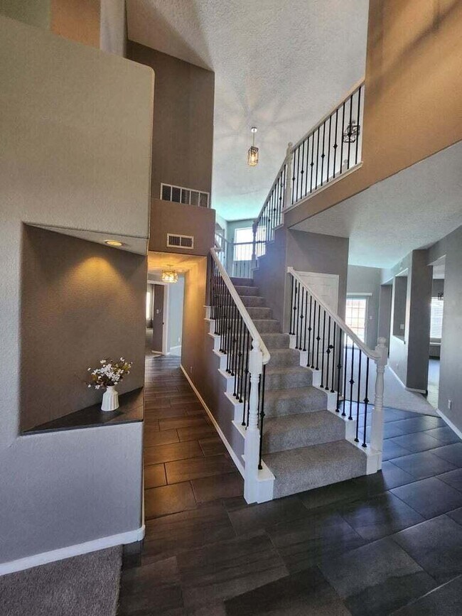 Foto del edificio - 8405 Hampton Ave NE