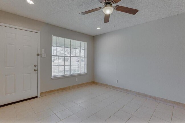 Building Photo - 1720 Fitzgerald Ct