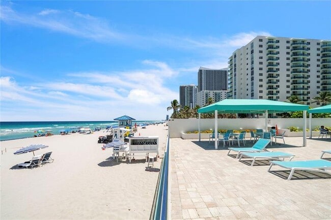 Building Photo - 3725 S Ocean Dr