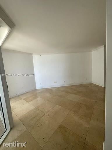 Building Photo - 2 br, 2 bath Condo - 4775 Collins Ave Apt 504