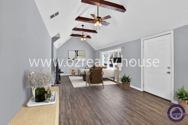 Building Photo - 307 Venice Dr