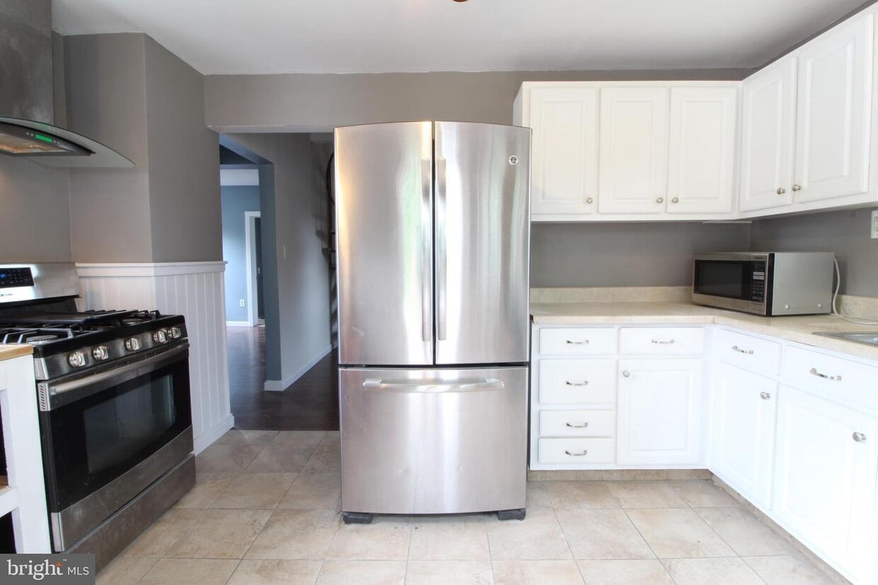Foto principal - 25 Hillhurst Ave