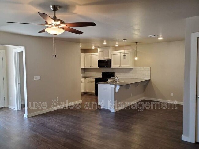 Foto del edificio - 755 SW 13th St