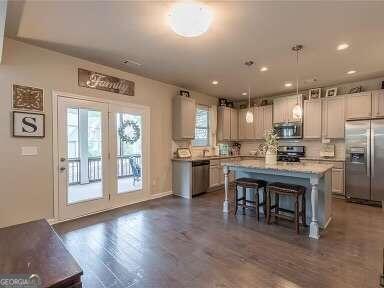Building Photo - 127 Jacobs Ln