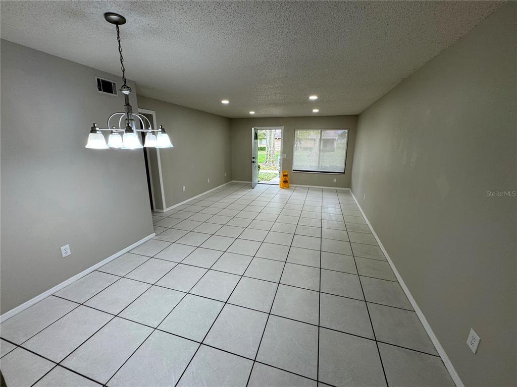 Foto del edificio - 725 Northlake Blvd