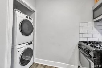 Building Photo - 105 Mariner St