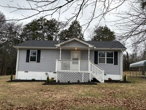 Building Photo - 41 Roberts Ln