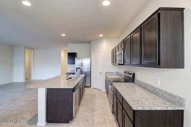 Foto del edificio - 3 br, 2 bath House - 2432 East San Borja T...