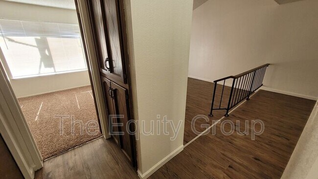 Foto del edificio - 5804 W Robinwood Ave