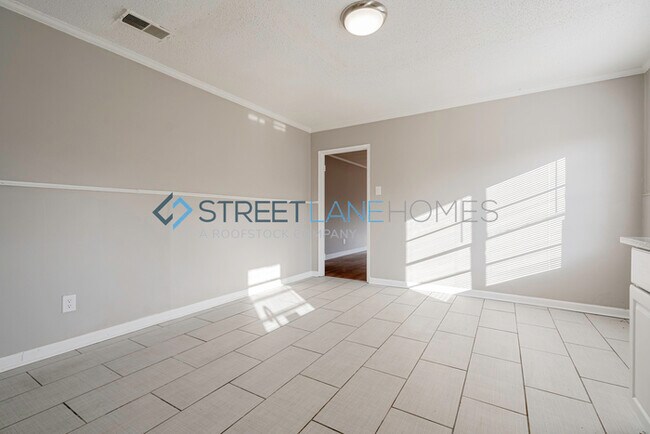 Foto del edificio - 3406 Seneca Ave