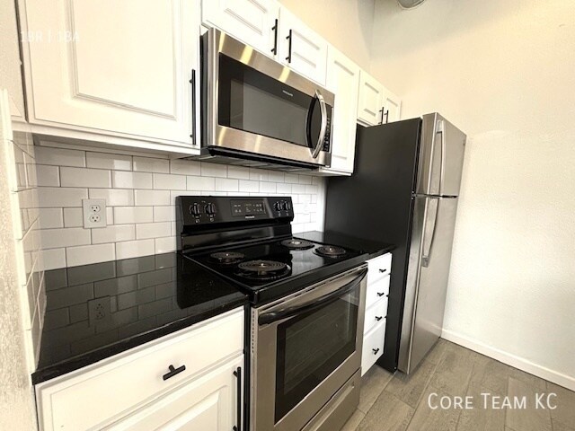 Foto del edificio - 320 W 7th St