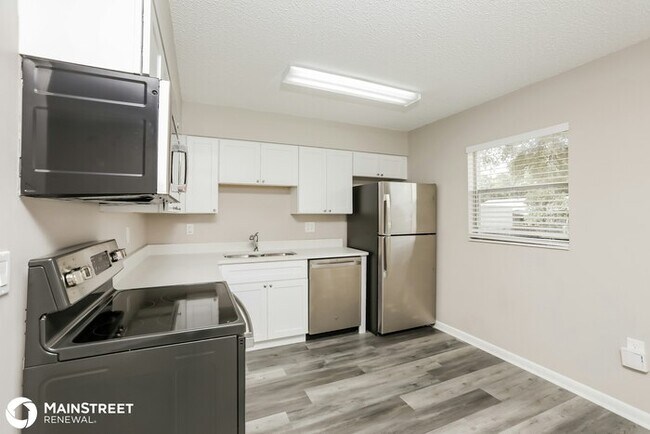 Foto del edificio - 13751 Adams St