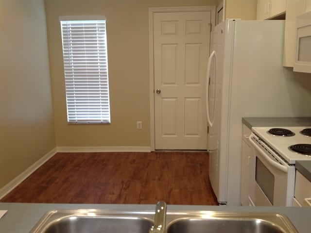 Foto del edificio - 214 Strada Dr