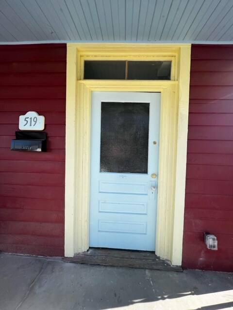 Building Photo - 519 S Adams St