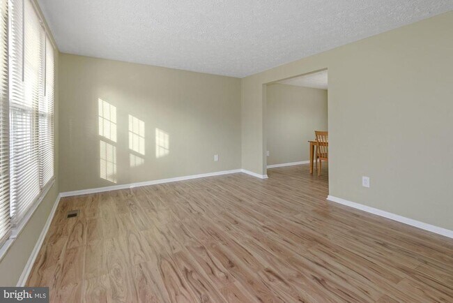 Foto del edificio - 1346 Rock Chapel Rd