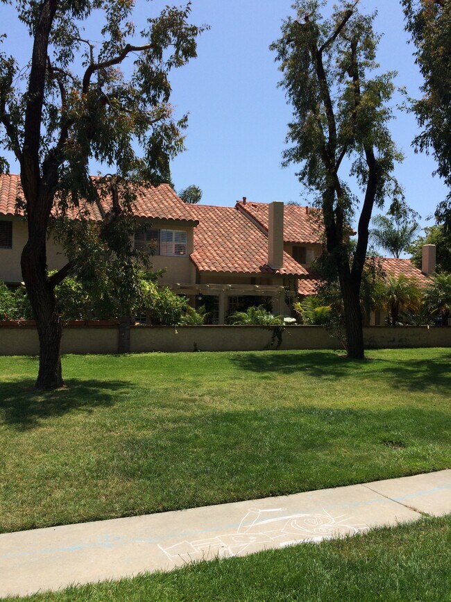 Foto del edificio - 1323 Arch Ln