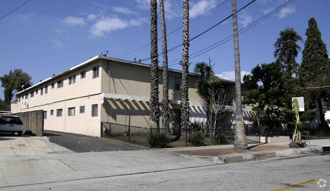 Building Photo - 415 N Holliston Ave