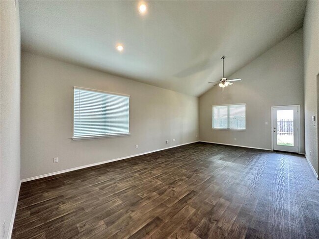 Foto del edificio - 5410 Pembrokeshire Cir