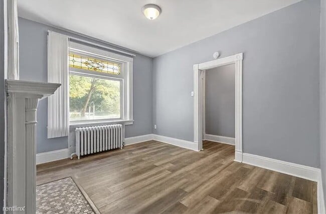Building Photo - 3 br, 1 bath House - 147 Moultrie Street