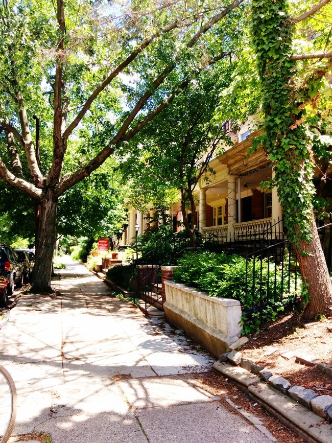 Foto del edificio - 4654 Hazel Ave