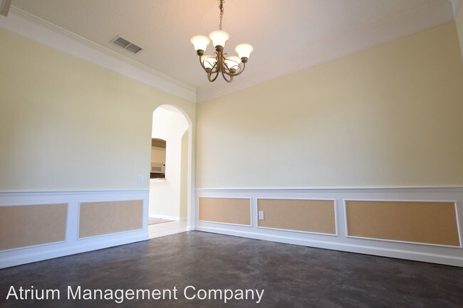 Foto del edificio - 648 Caledonia Pl