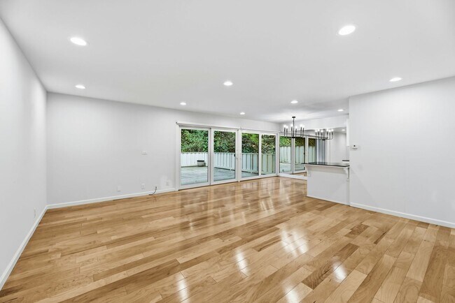 Foto del edificio - Elegantly Updated Apartment for Rent in Orinda