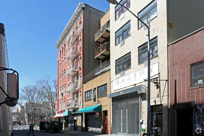 Foto del edificio - 302 Broome St