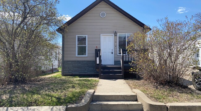 Foto del edificio - 2 bedroom 1 bathroom, pet friendly house.