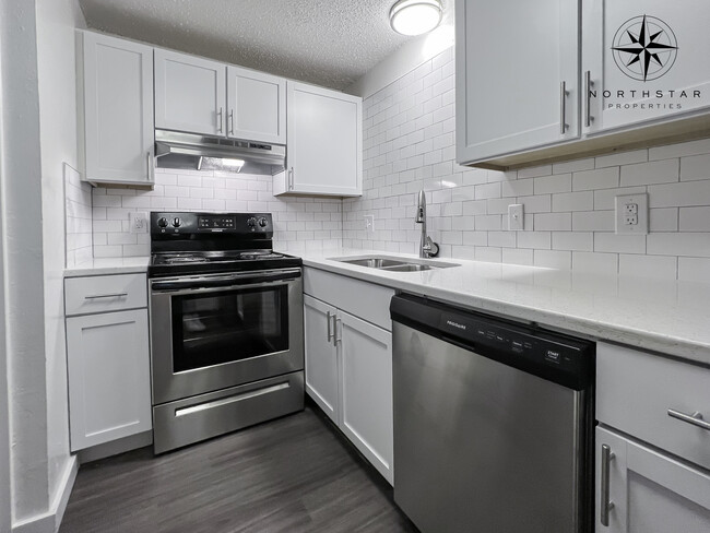Building Photo - Quail Run Apartments