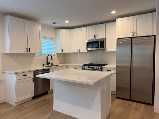 Foto del edificio - 1215 N Vista St