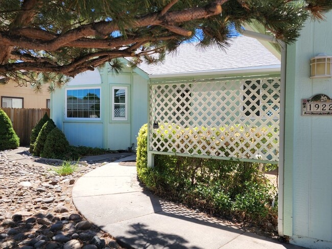 Building Photo - Home For Rent in Carson City