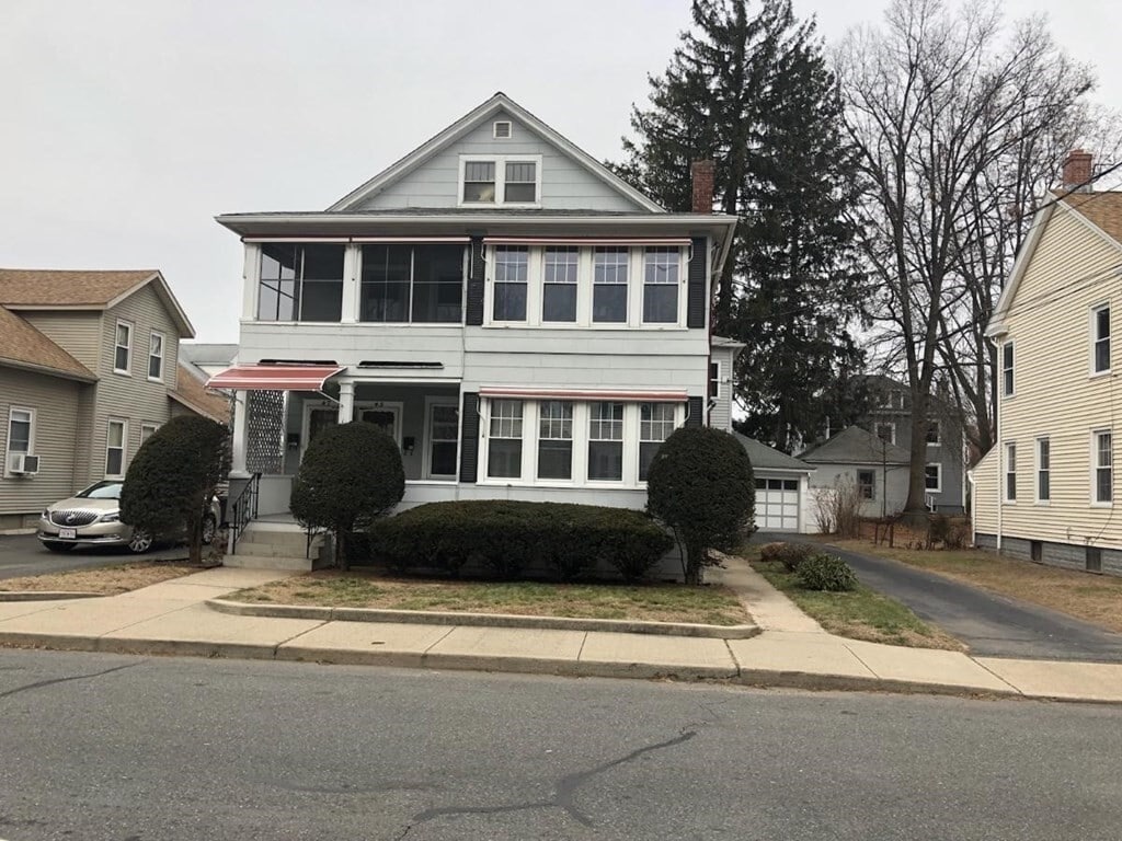 4547 Elmwood Ave Unit 1, Holyoke, MA 01040 Room for Rent in Holyoke