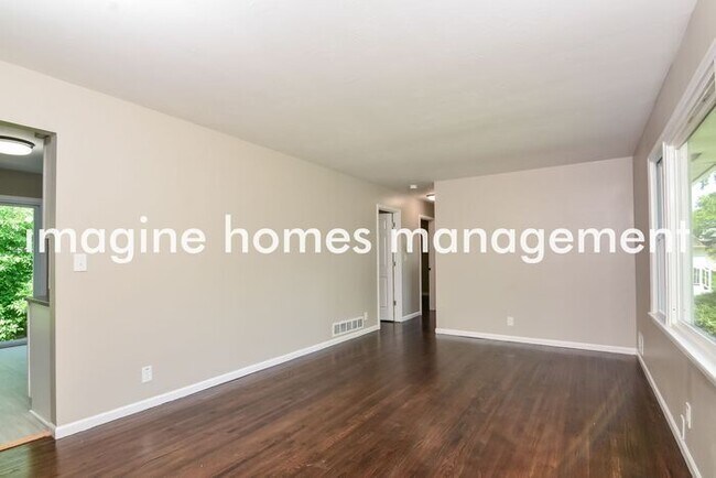 Foto del edificio - Pet-Friendly 4 Bedroom Home in Eagan!!