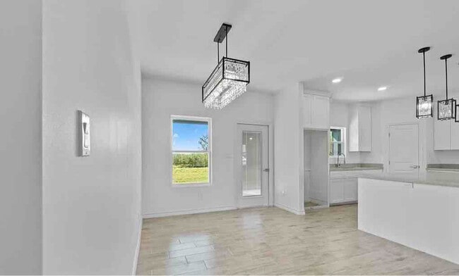 Building Photo - 15688 Primera Rd