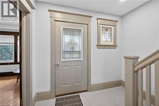 Building Photo - 76 Wexford Ave S